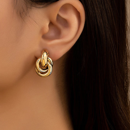 Sleek Knot, Subtle Shine — Elegant Single Earring
