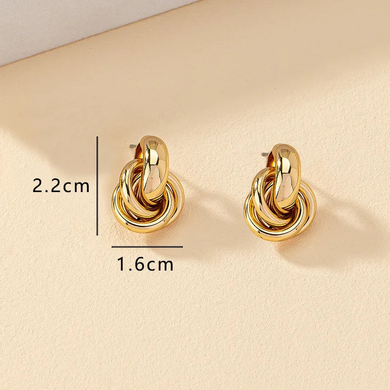 Sleek Knot, Subtle Shine — Elegant Single Earring